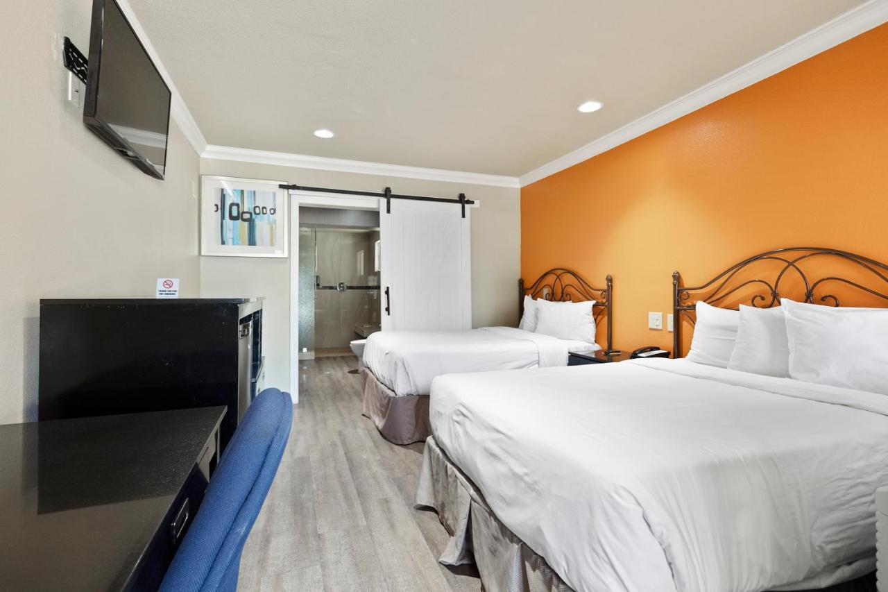 Le Blanc Inn & Suites El Monte Esterno foto