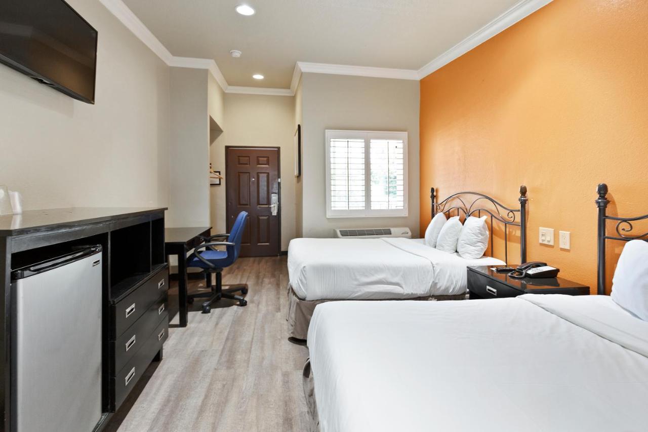 Le Blanc Inn & Suites El Monte Esterno foto