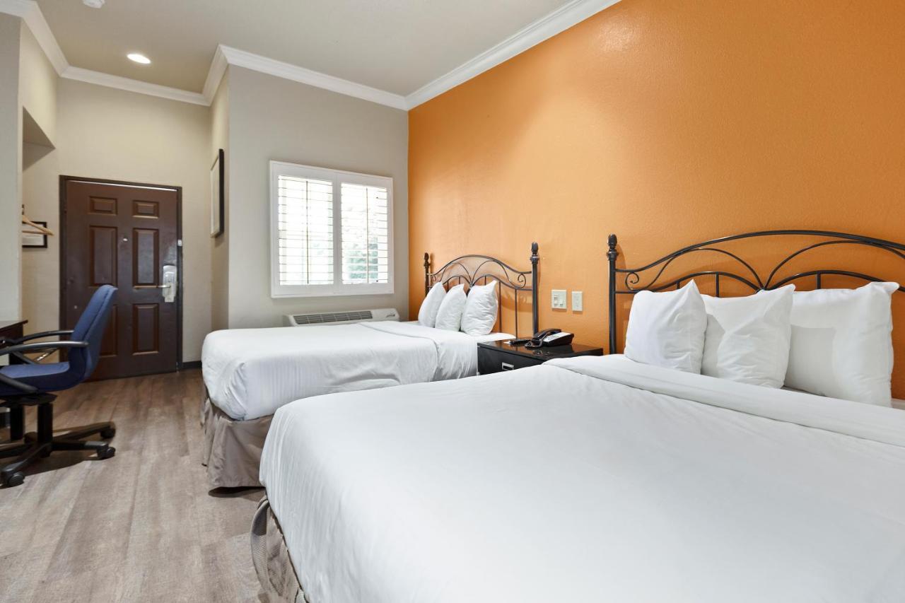 Le Blanc Inn & Suites El Monte Esterno foto