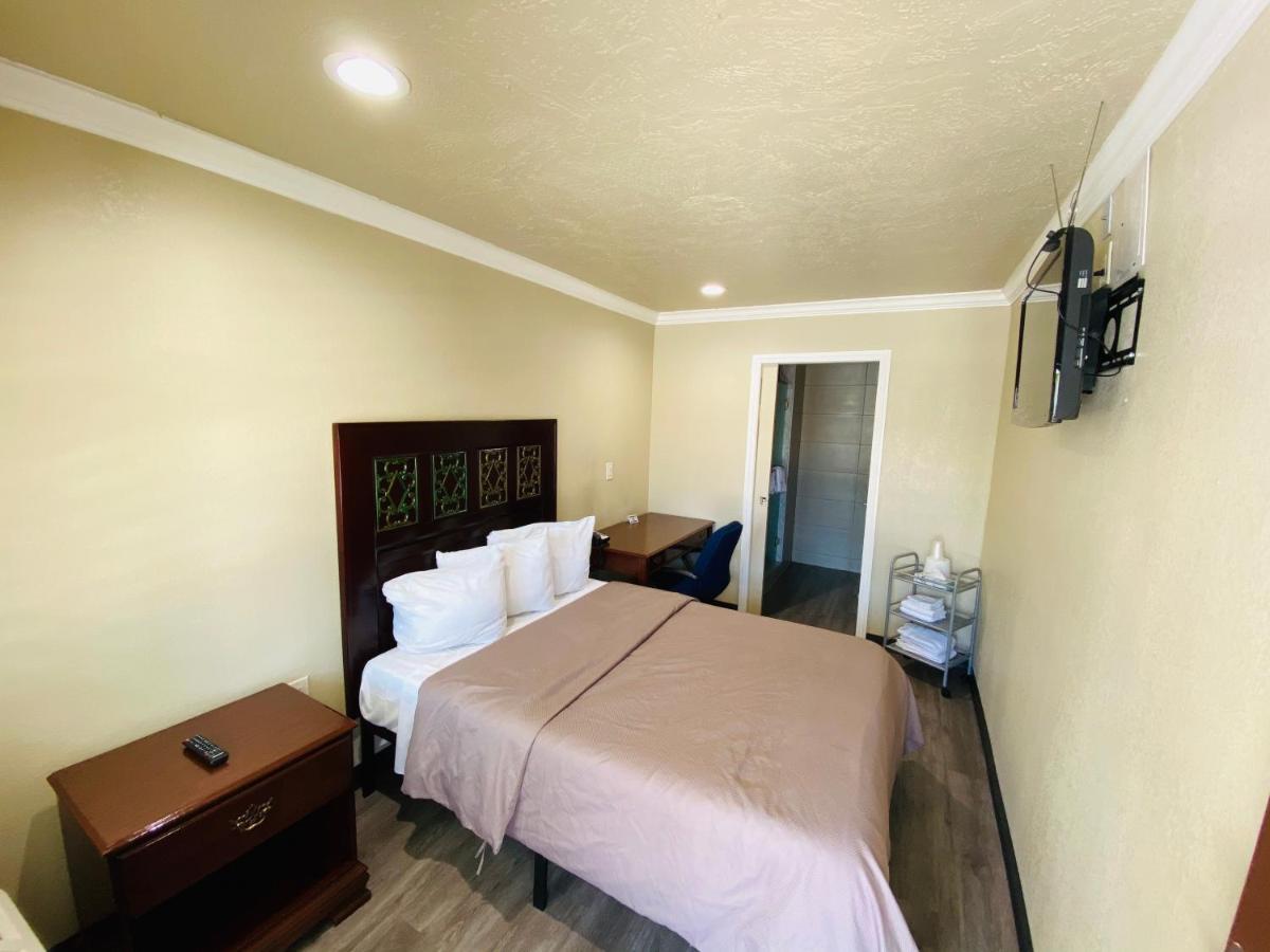 Le Blanc Inn & Suites El Monte Esterno foto