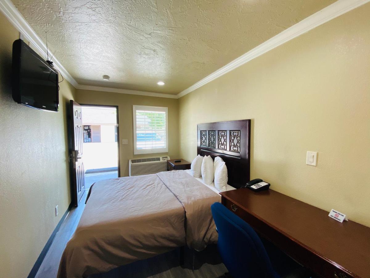 Le Blanc Inn & Suites El Monte Esterno foto